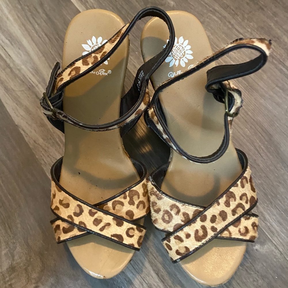 Leopard wedges
